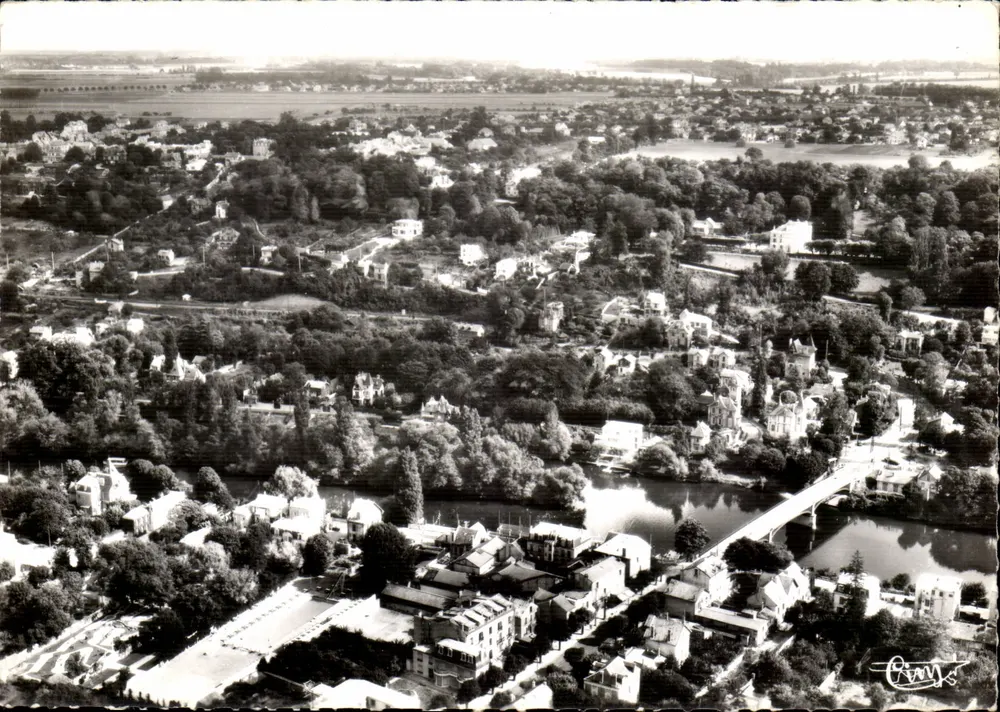 La Varenne - St-Hilaire (Seine) — Le Pont de Chennevières — Combiér Imp. (S.-et-L.) - Vorderseite