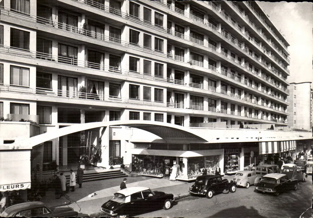 Hotel das Flores — Paris 16º arrondissement — editor desconhecido - Frente