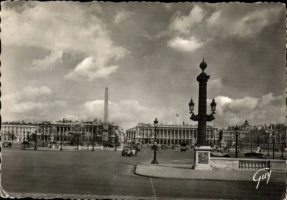Praça da Concorde — Obélisco e edifícios — André Léonore, n°7.037 - Frente