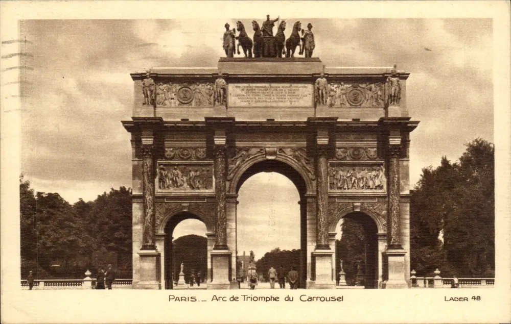 Paris — Arco da Triunfo do Carrousel — Lader 48 - Frente