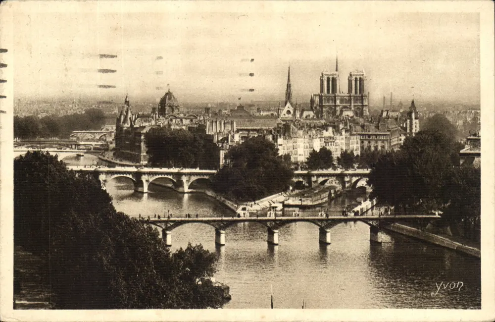 Paris — Vista da Seine, Notre-Dame e pontes — Edição de Arte YVON, Série 6 N° 111 - Frente