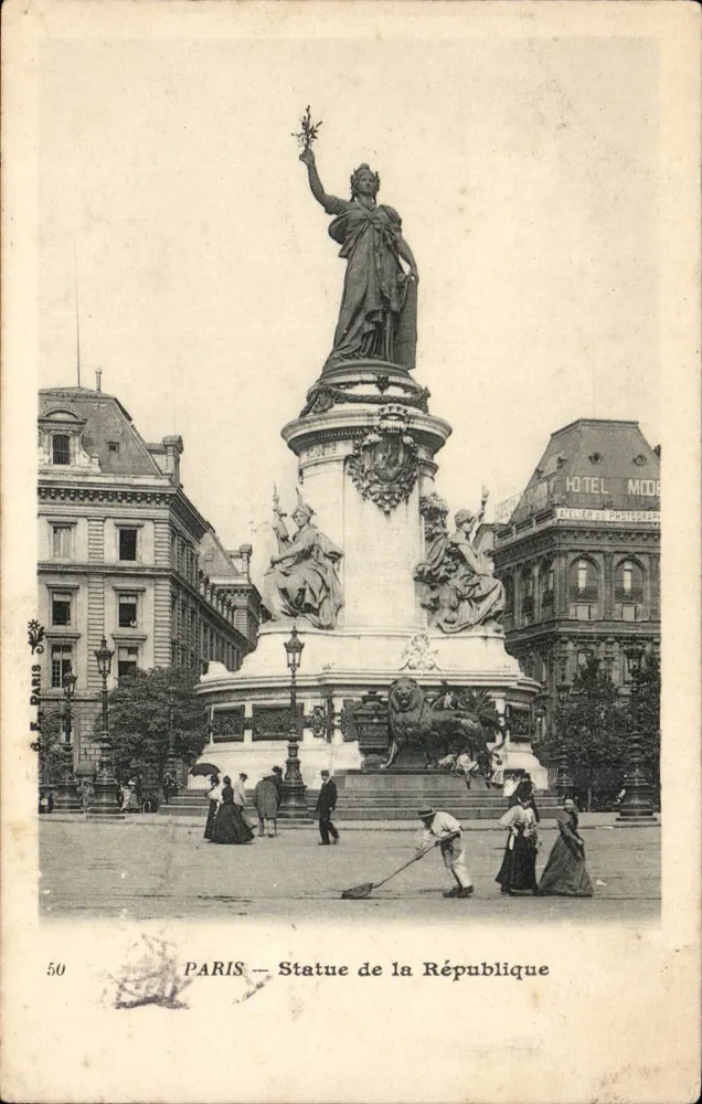 PARIS — Estátua da República — Hôtel MCD — série 50 - Frente
