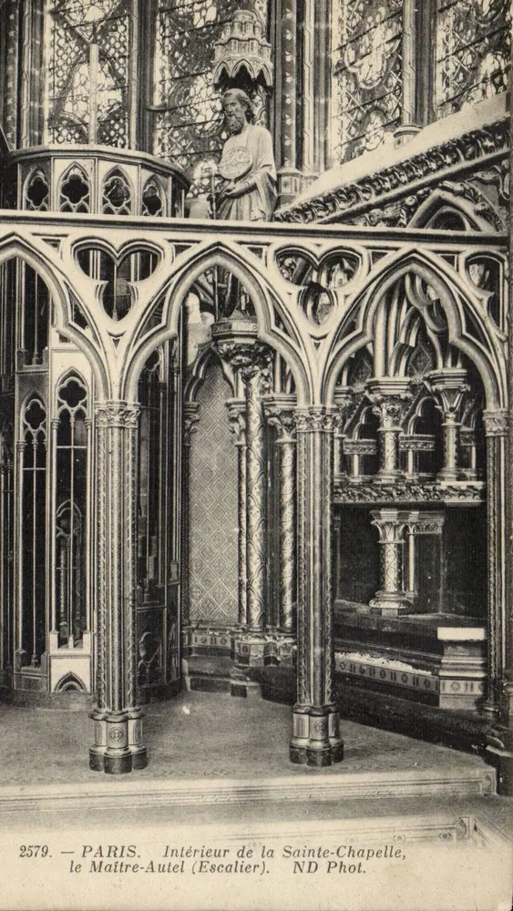 Innenansicht der Sainte-Chapelle — Der Meisteraltar (Treppe) — ND Phot. - Vorderseite