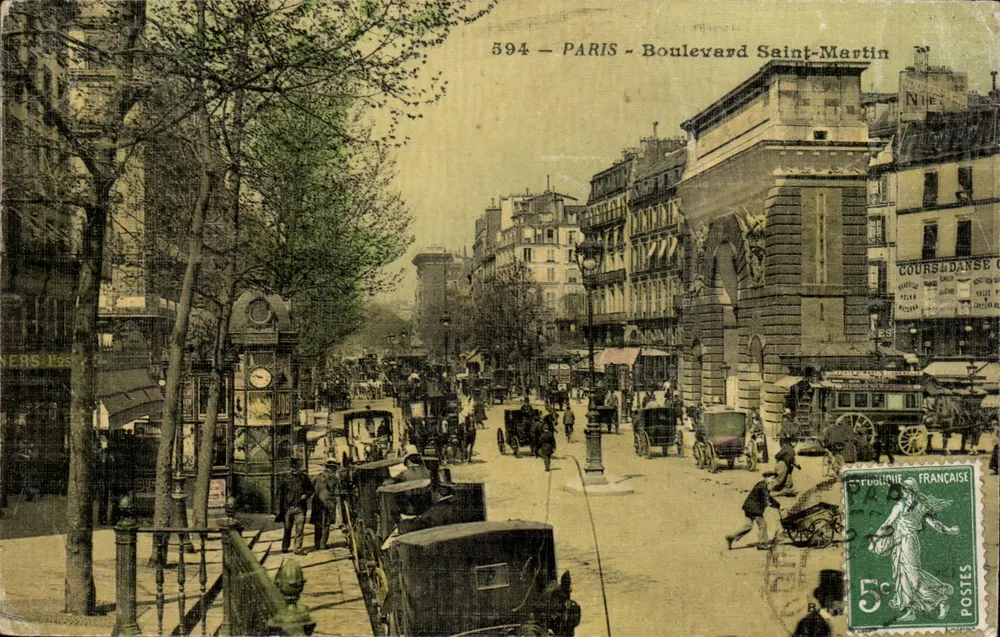 Paris - Boulevard Saint-Martin — lebendige Ansicht mit Bögen und Kutschen — Verlag Cours de Danse, Nr. 594 - Vorderseite