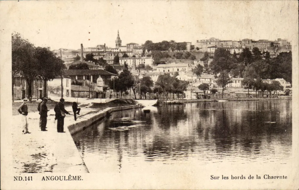 Angoulême — Ao longo das margens da Charente — ND.141 - Frente