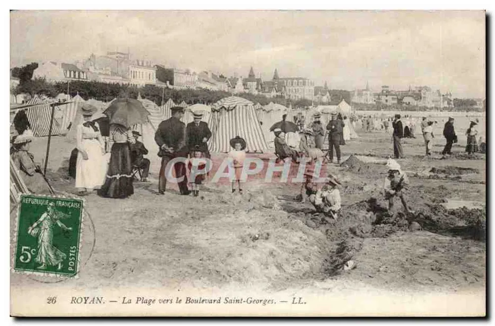 Royan — A Praia em direção ao Boulevard Saint-Georges — LL. - Frente