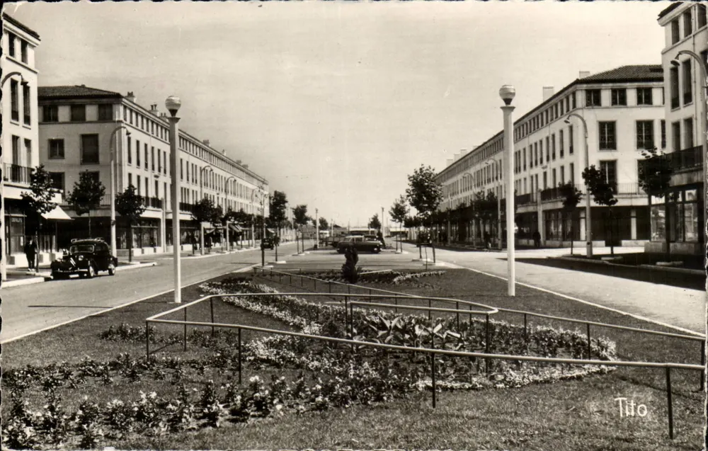 Place Aristide Briand — Royan — editor Tito - Frente