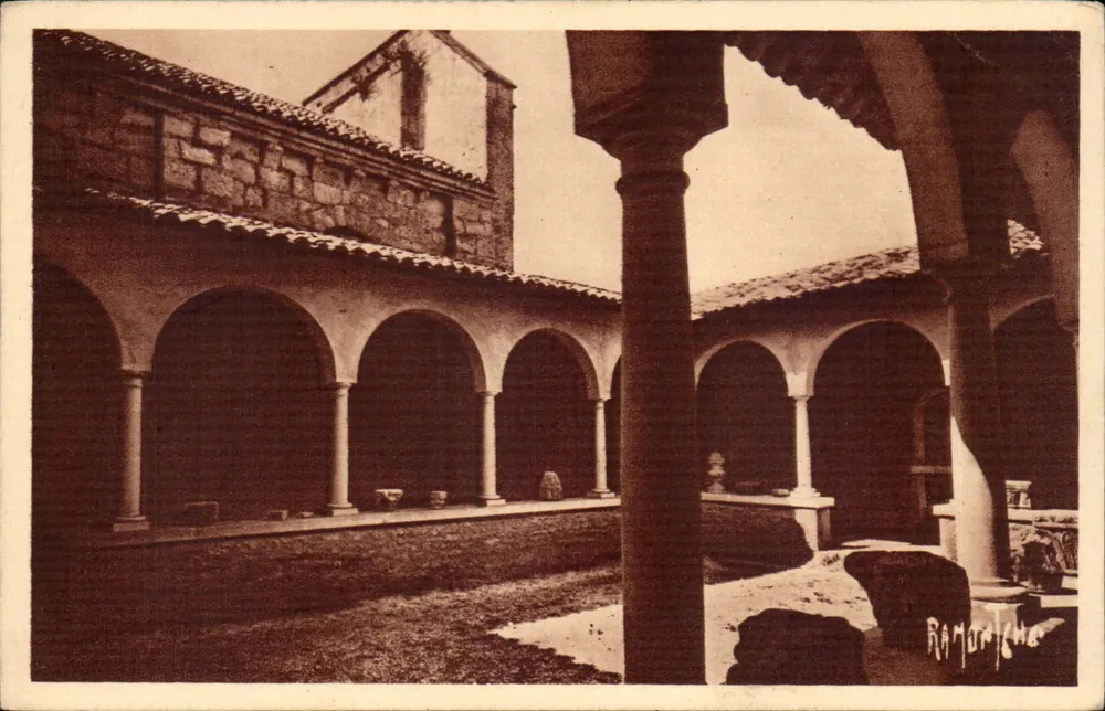 Cloître do Prieuré de La Perroche — Ilha de Oléron — Edições Artísticas Raymond Bergevin, La Rochelle - Frente