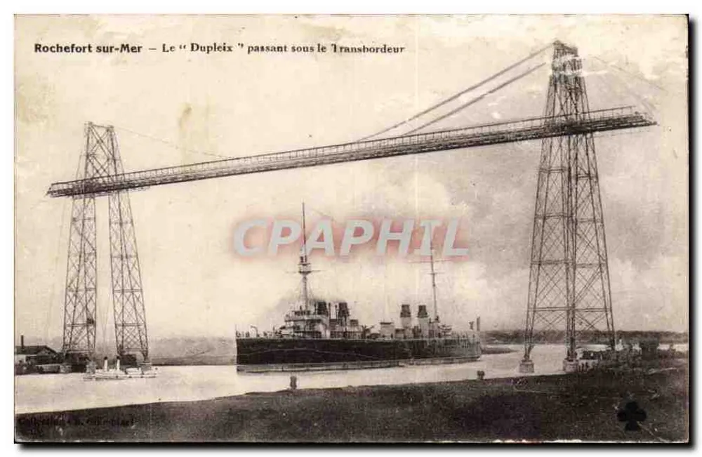 Rochefort-sur-Mer — Der "Dupleix" passiert unter dem Transbordeur - Vorderseite