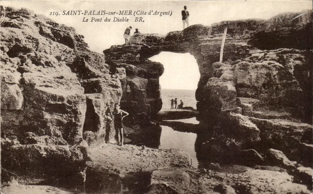 Saint-Palais-sur-Mer (Côte d'Argent) — O Pont do Diabo — Bloch frères, editores, Bordeaux, n° 219 - Frente