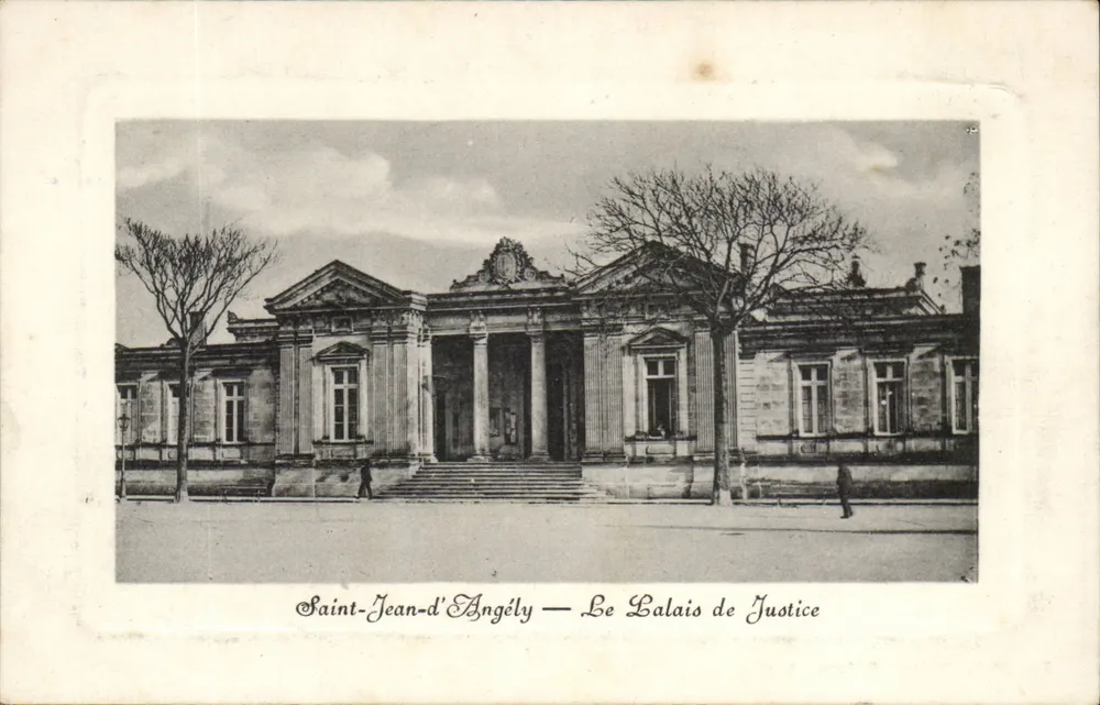 Saint-Jean-d'Angély — Das Palais de Justice - Vorderseite