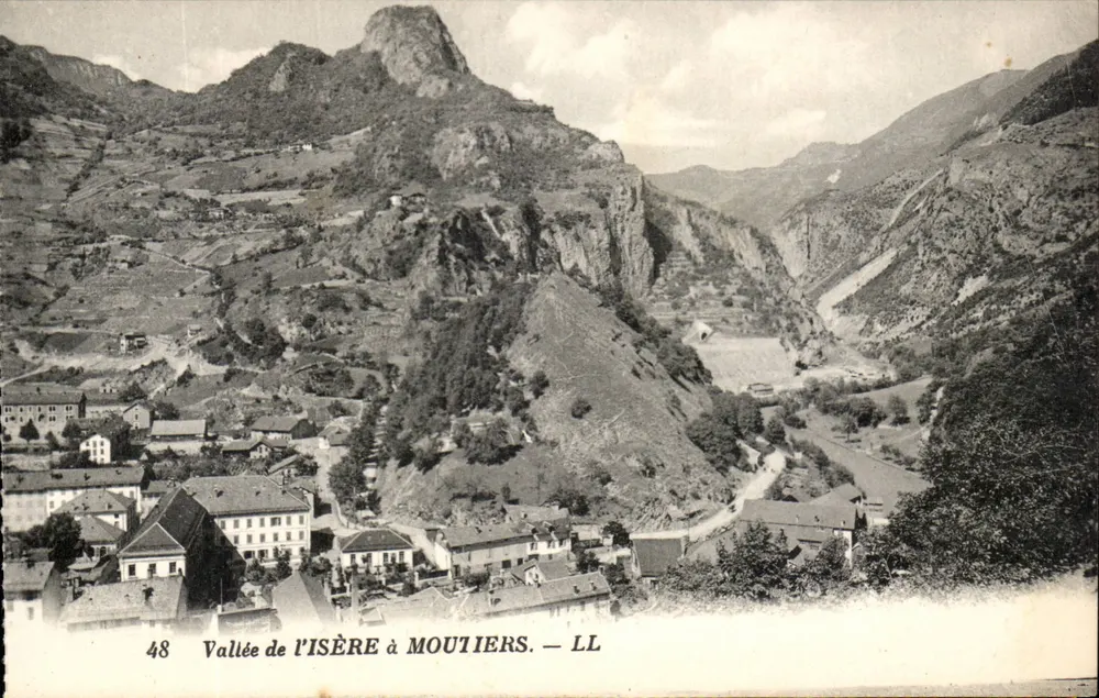 Dolina Isère w Mouliers — LL - Awers