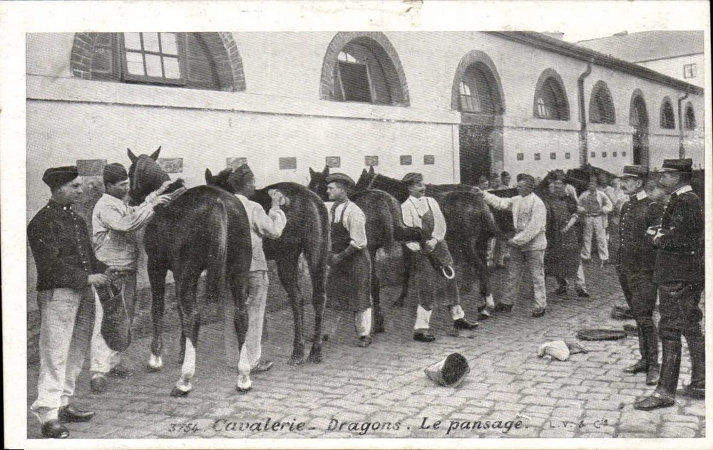 Kavallerie — Drachen — Das Pferdepflegen — L.V. & Cie, Nr. 3754 - Vorderseite