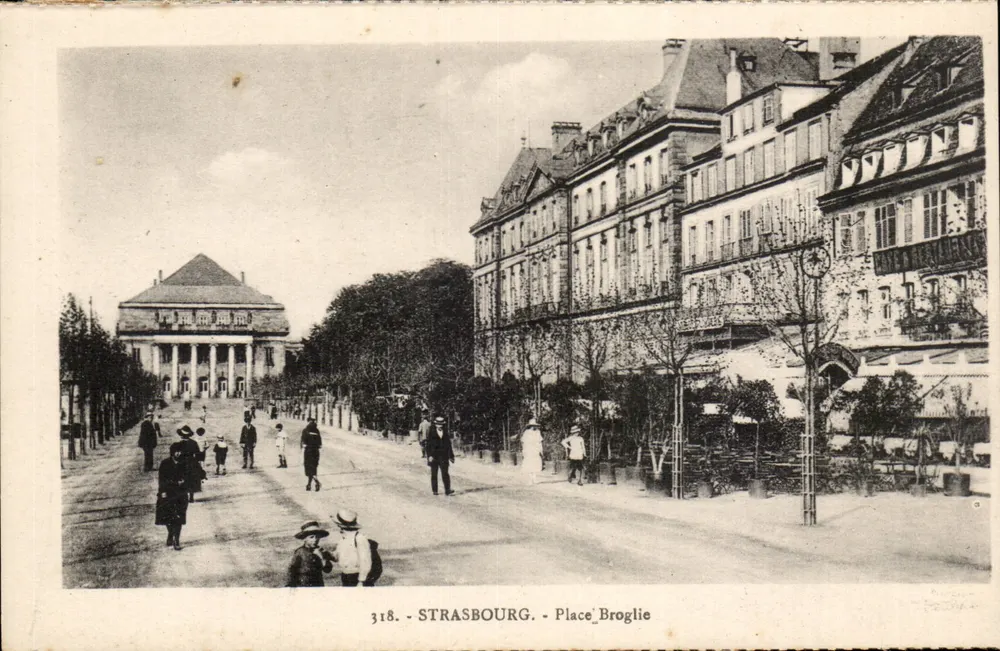 Estrasburgo - Praça Broglie — vista do Teatro Nacional — editor 'La Cigogne' n°318 - Frente