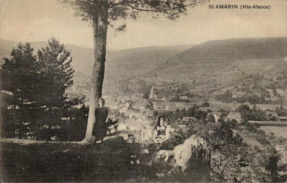St AMARIN (Hte-Alsace) — vista panorâmica com três pessoas — editor não identificado - Frente