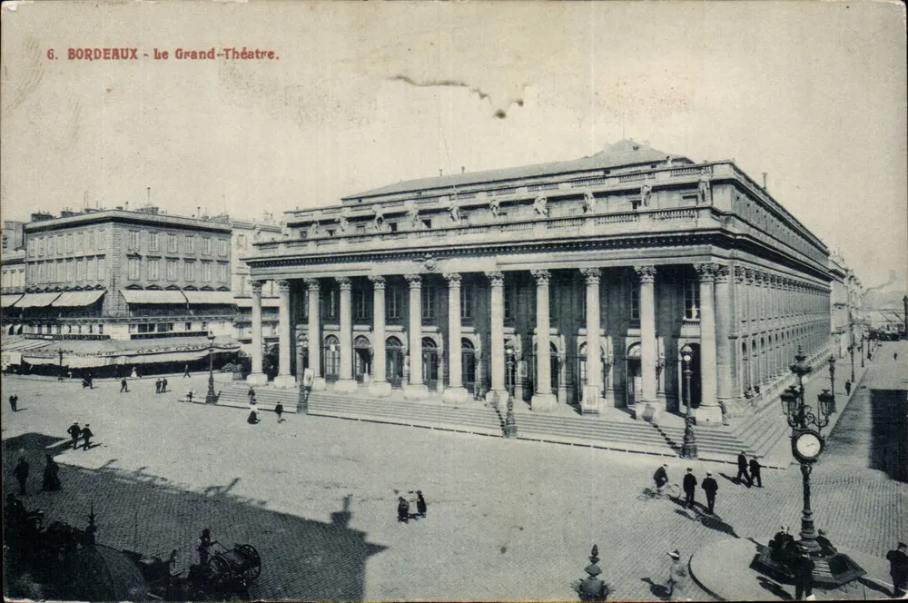 Bordeaux - O Grande Teatro — vista do edifício clássico com colunatas — editor desconhecido, n°6 - Frente