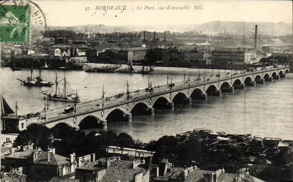 Bordeaux - O Porto, vista geral NG. - Frente