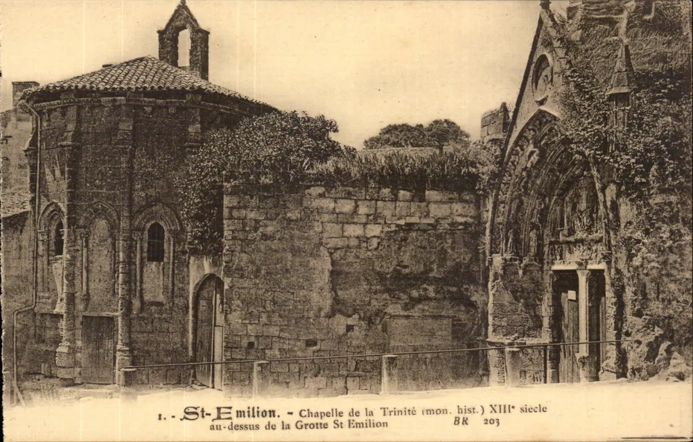 St-Emilion - Kapelle der Dreifaltigkeit (historisches Monument) über der Höhle Saint-Emilion - 13. Jahrhundert - Vorderseite