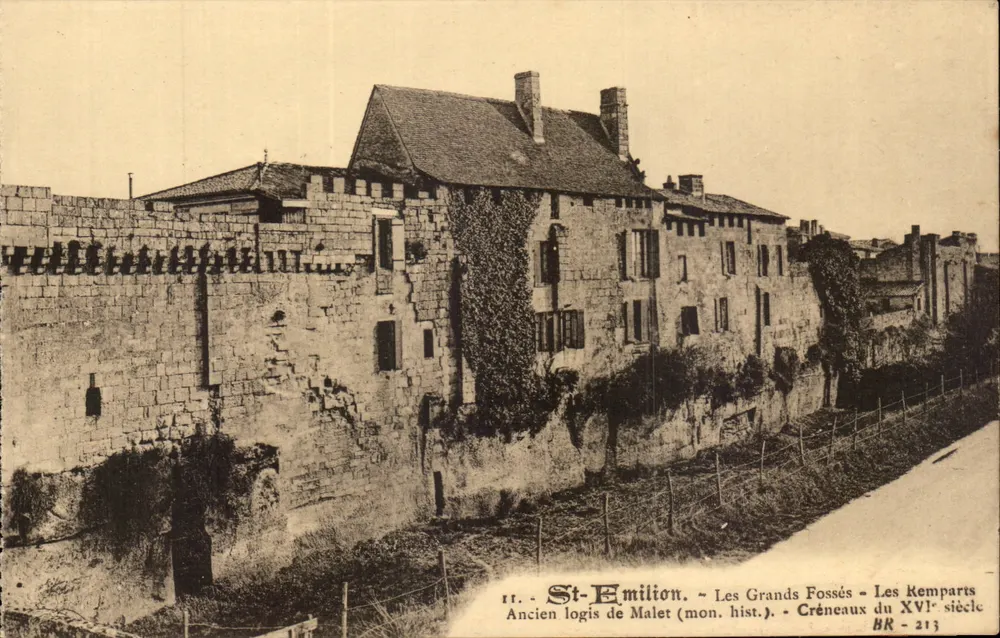 St-Émilion — Ehemalige Wohnstätte Malet (Denkmalgeschütztes historisches Objekt) — Die Großen Gräben — Die Kemparts des 16. Jahrhunderts — BR - 213 - Vorderseite