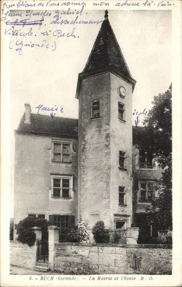 Ruch (Gironde) — A Prefeitura e a Escola M.D. - Frente
