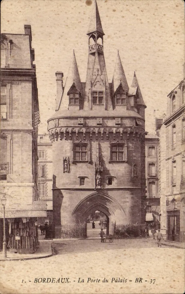 Bordeaux - A Porta do Palácio - BR - 37 - Frente