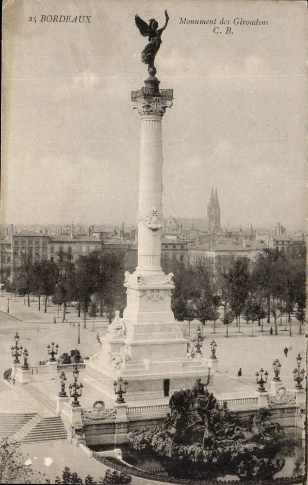Bordeaux — Monumento dos Girondinos — C. B. - Frente