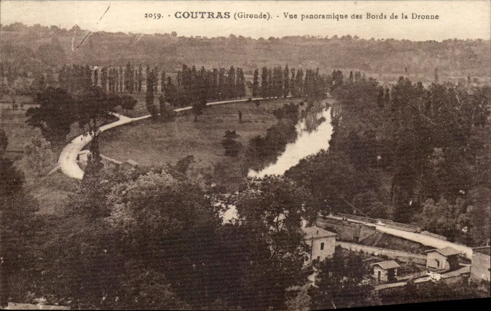 COUTRAS (Gironde) — Panoramablick von den Ufern der Dronne — unbekannter Verleger, Seriennummer 2059 - Vorderseite
