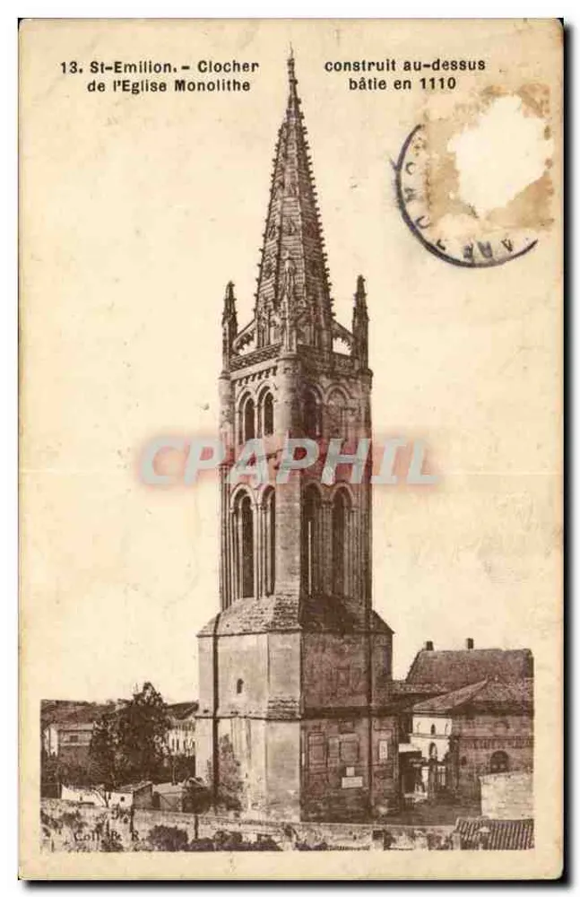 St-Emilion - Torre da Igreja Monolítica — construída acima da estrutura de 1110 - Frente
