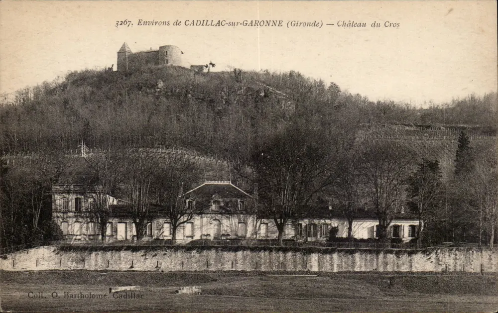 Um CADILLAC-sur-GARONNE (Gironde) — Schloss du Cros - Vorderseite