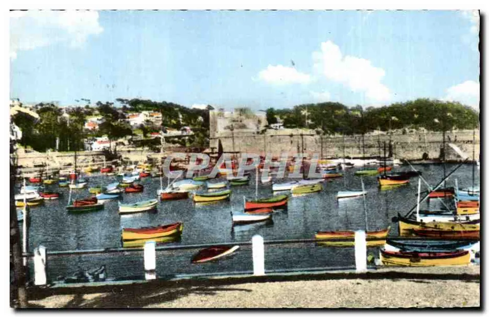 Porto de Toulon — visão dos barcos — Museus da Marinha - Frente