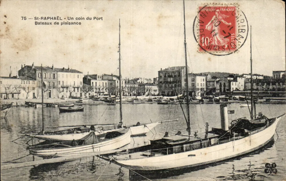 St-Raphaël - Um canto do Porto — Barcos de lazer — série 75 - Frente