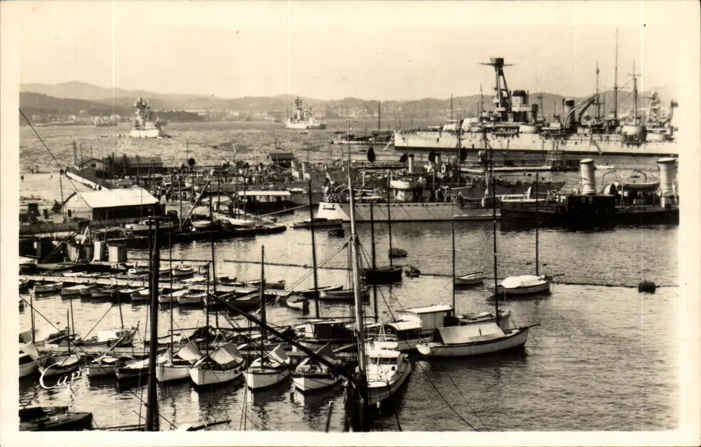 Toulon — Ansicht des Hafens und der Bucht — C.A.P. - Paris - Vorderseite