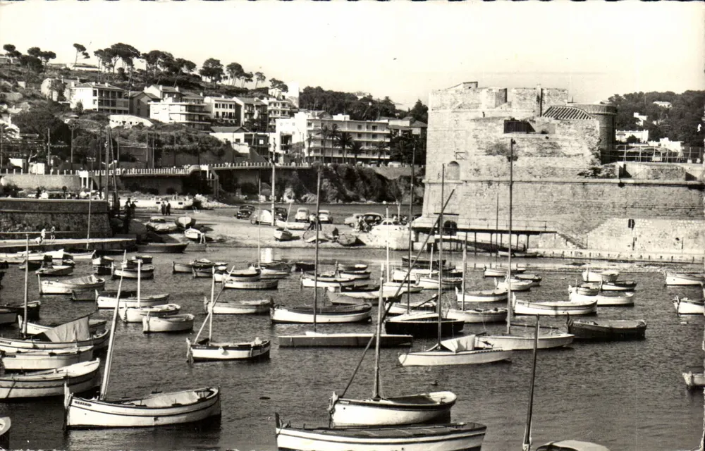 O porto de Toulon — Le Mourillon — Edições S.E.P.T. 74-206 - Frente
