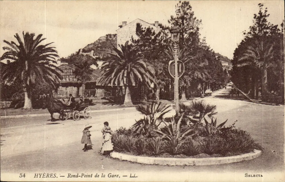 Hyères — Kreisverkehr der Bahnhofs — Selecta, n°54 - Vorderseite