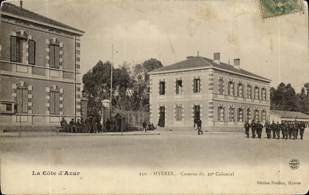 Hyères - Kasernen des 22. Kolonialregiments — Edition Poullan, Hyères, Nr. 230 - Vorderseite