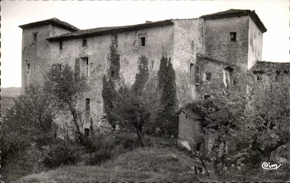 Montfort-sur-Argens — Velho Castelo — Foto Combier & L. e L. - Frente