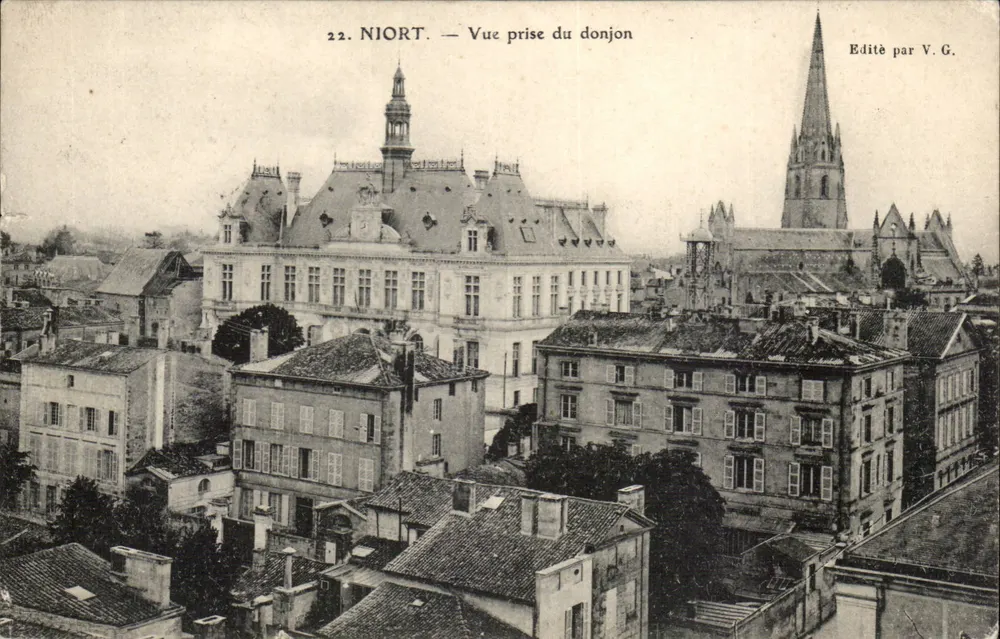 Niort — Vista tirada do donjon — Editado por V.G. - Frente