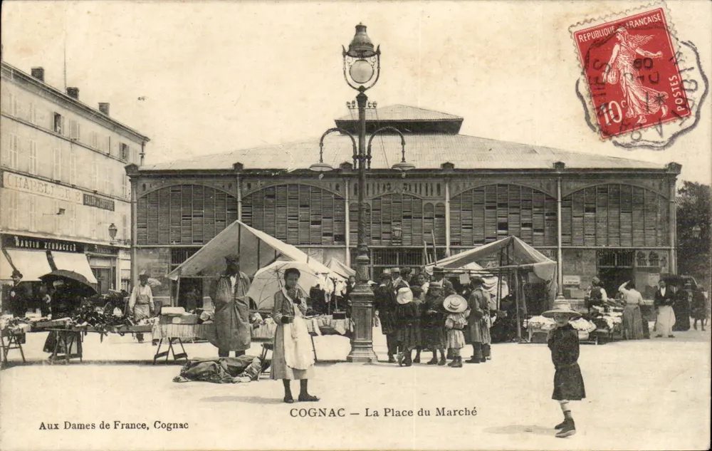 COGNAC — La Place du Marché — Aux Dames de France, Cognac - Recto