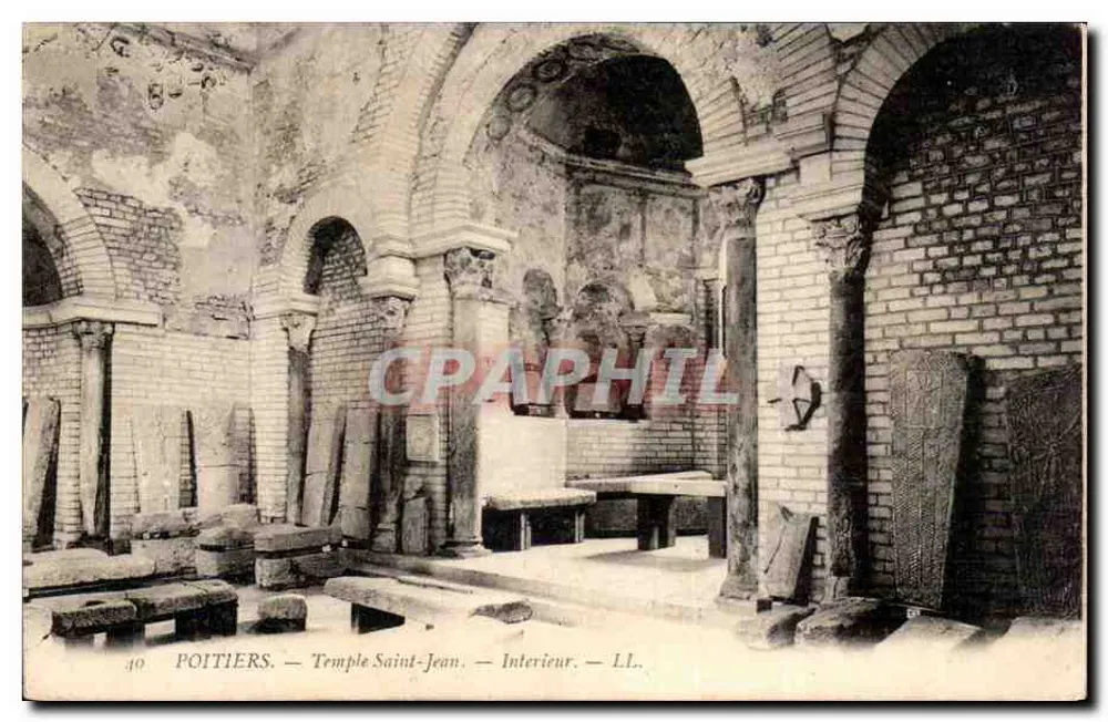 Poitiers — Kerk van Sint-Jan — Binnenkant — LL. - Voorkant