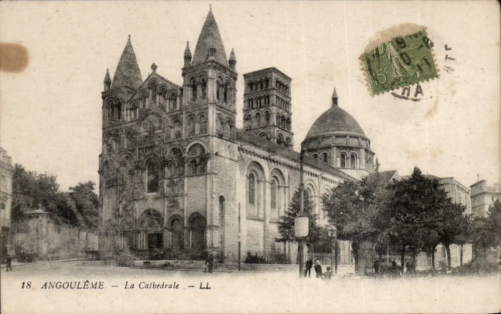 Angoulême — La Cathédrale — LL - Frente