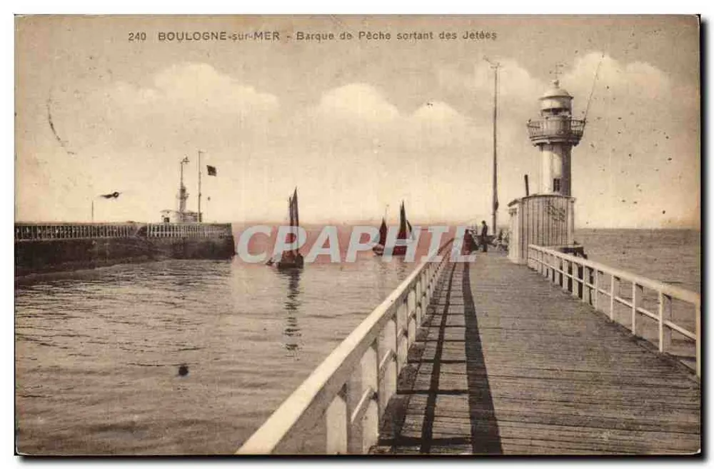 BOULOGNE-sur-MER — Fischboot, das die Docks verlässt — Verlag Monneyeur, Nr. 240 - Vorderseite