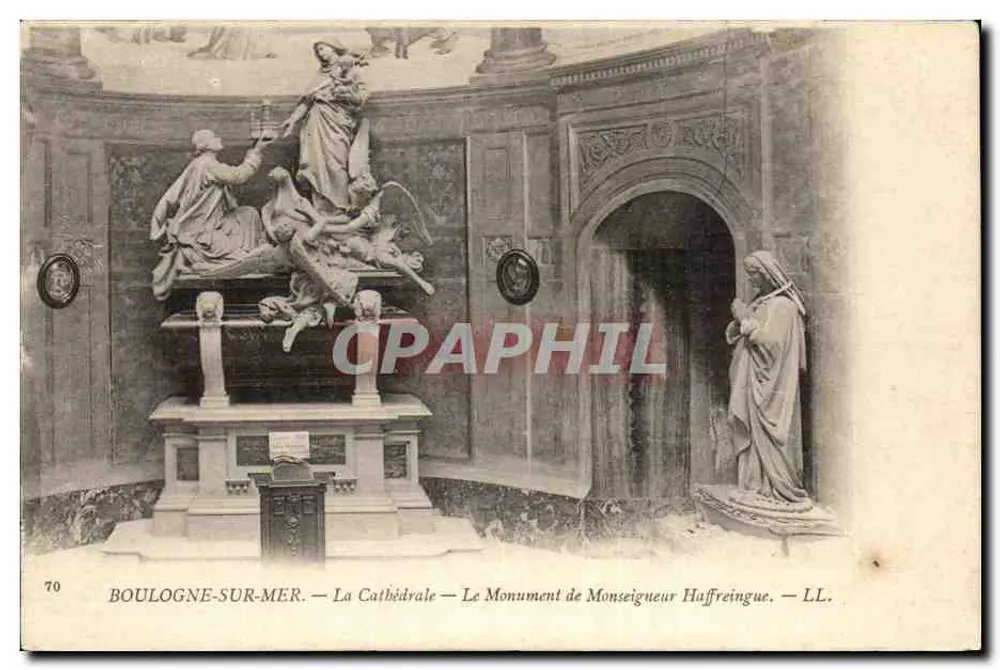 Boulogne-sur-Mer — A Catedral — O Monumento de Monseigneur Haffreingue — LL. - Frente