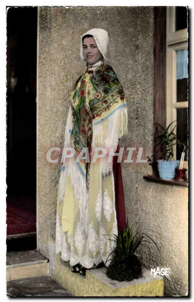 Mulher em traje tradicional — Le Portel (P.-de-C.) — Edições Galeries Porteloises - Frente