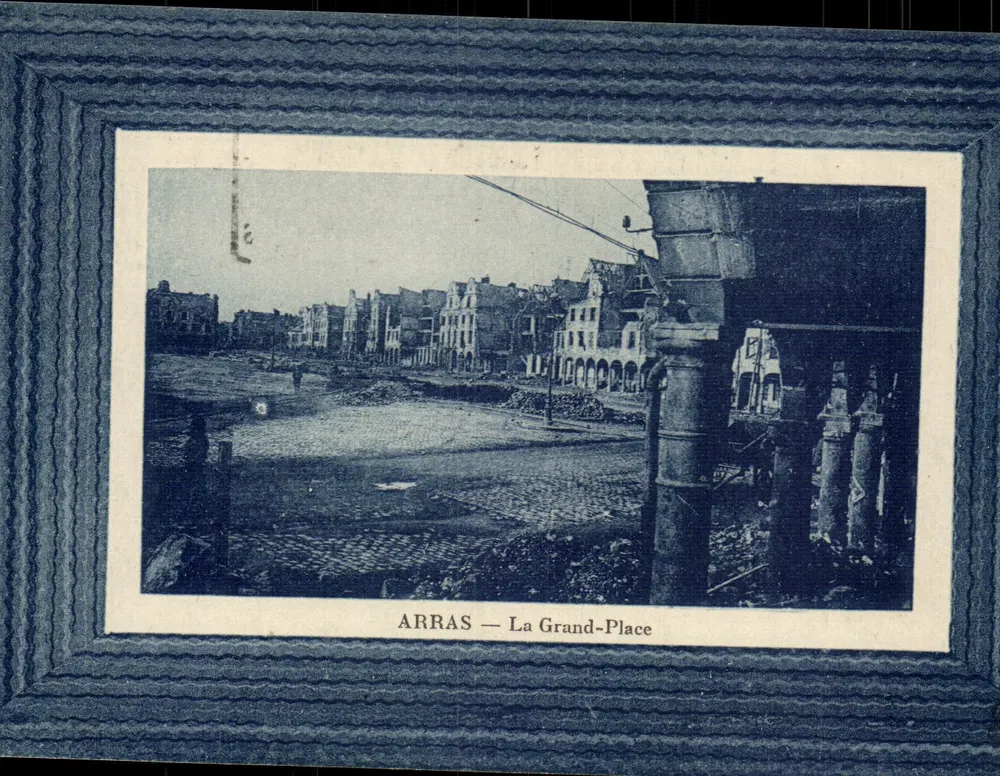 Arras — A Grand-Place — destruída — Impressor Lhistre - Frente