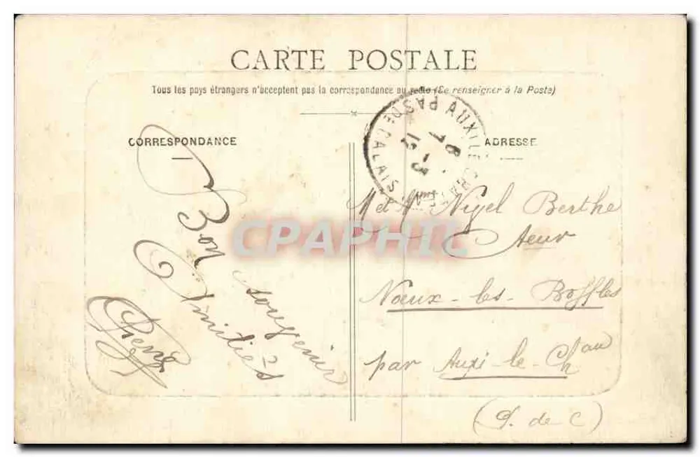 Saint-Pol - Rue d'Hesdin — vue de la rue avec café Smiler et passants — Édition Malou, libraire, Saint-Pol - Verso