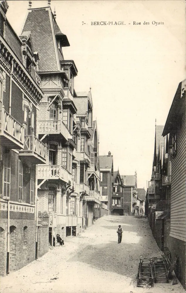 Berck-Plage - Rue des Oyats — vista de rua com arquitetura típica — n° 7 - Frente