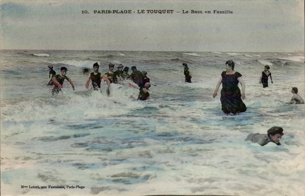 Le Touquet — Le Bain en Famille — Frau Letort, aux Fantaisies, Paris-Plage - Vorderseite