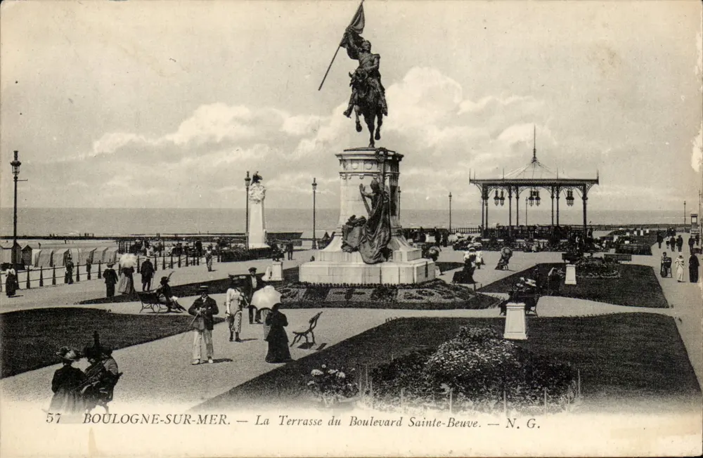 Boulogne-sur-Mer — Die Terrasse des Boulevards Sainte-Beuve — N.G. - Vorderseite