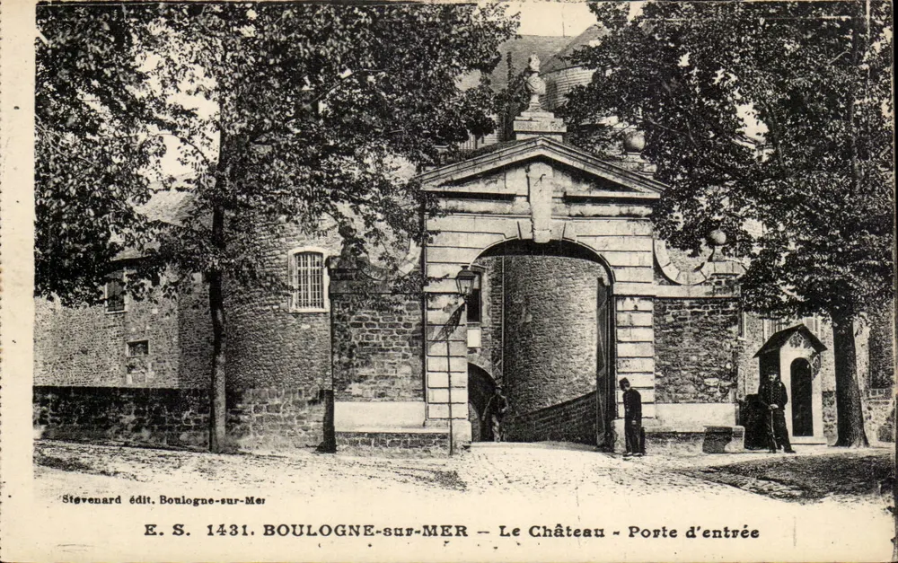 Boulogne-sur-Mer — Das Schloss — Eingangstor — Verlag Stevenard, Boulogne-sur-Mer, E.S. 1431 - Vorderseite