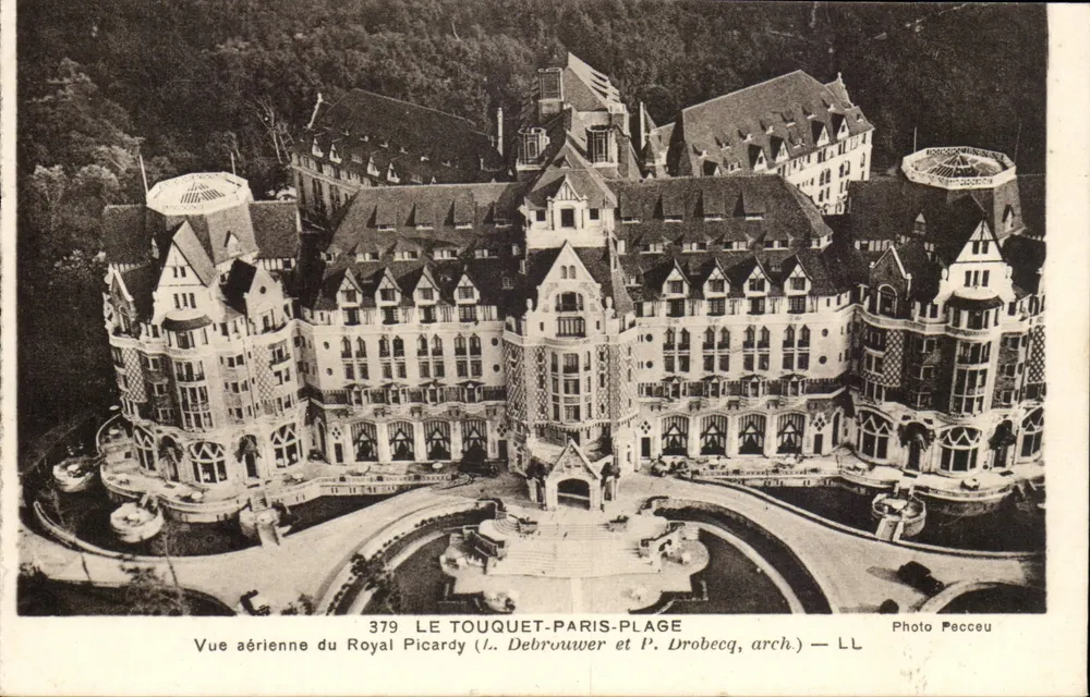 Le Touquet-Paris-Plage — Luftbild des Royal Picardy (L. Debrouwer und P. Drobecq, arch.) — Foto Pecceu - Vorderseite